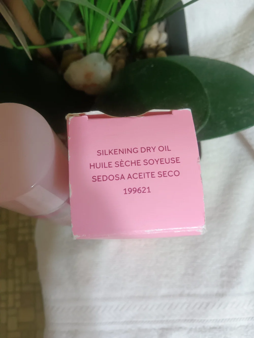 Mary Kay Silkening Dry Oil Spray - Pink